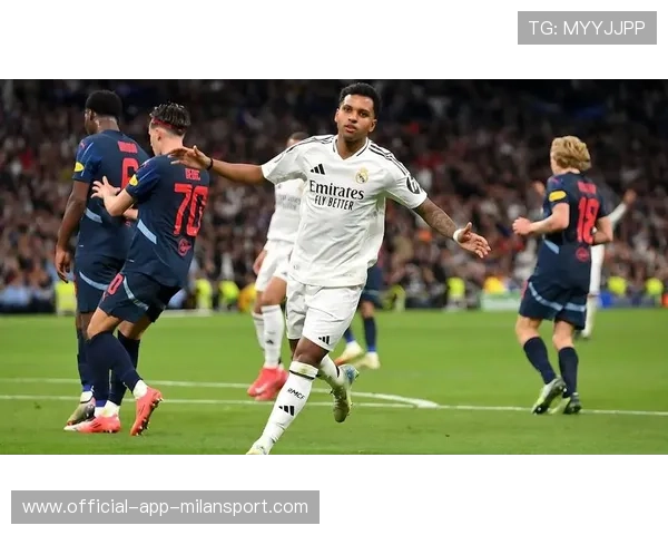 皇马瞄准拜仁26岁中卫，2进2出价值1.1亿球队焕新颜，皇马1-2拜仁